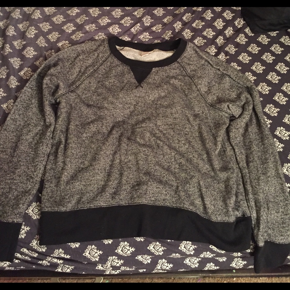 Black and gray sweater